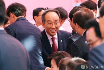 부처님오신날 법요식 참석하는 추경호 국민의힘 원내대표