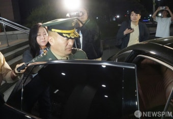 김계환 해병대 사령관 공수처 2차 출석…'묵묵부답'