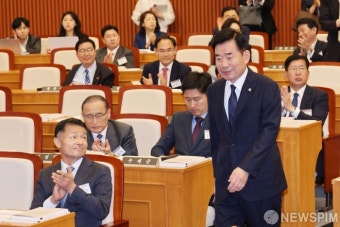 제22대 국회 초선의원 의정연찬회 향하는 김진표 국회의장