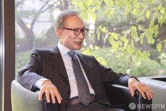 황우여 비대위원장 만나는 이명박 전 대통령