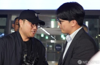 '음주 뺑소니 혐의' 김호중, 8시간 만에 귀가
