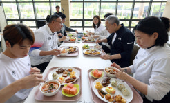 유인촌 장관, 장미란 차관과 진천선수촌 국가대표 선수단 격려