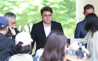 '음주 뺑소니' 김호중, 구속심사 출석