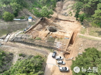 익산 토성서 집수 시설·칠피갑옷 조각 발견...백제유물