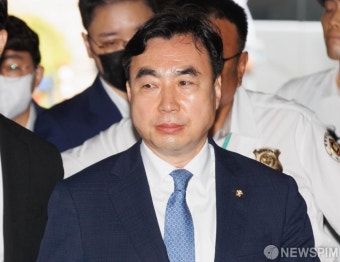 검찰, '민주당 돈봉투' 윤관석 항소심도 징역 5년 구형...7월 선고