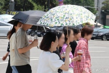 양산이 필요한 오늘은  서울 31도