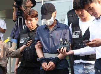 얼굴 공개된 강남 모녀 살해범 '65세 박학선' 검찰 송치