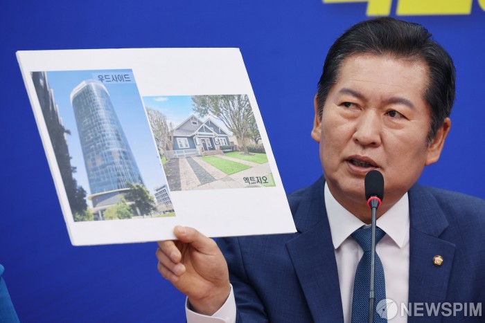 정청래, 더불어민주당 새 대표로 선출...이재명 정부 첫 여당 수장 될 것으로 전망