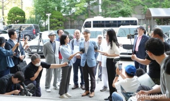 경찰 출석하며 입장 밝히는 최재영 목사