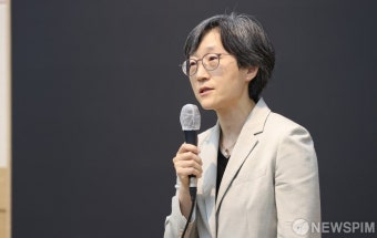 휴진 결의 집회 발언하는 강희경 비대위원장