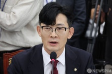의사진행 발언하는 박충권 국민의힘 의원