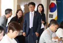 국토교통 인구대응 협의체 발대식에 참석하는 박상우 국토교통부장관의 표정