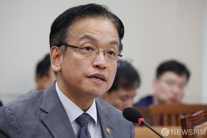 최 부총리, 내년도 예산안 신속 확정을 요청... 정부와 국회의 협력 강조