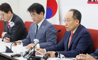 기자간담회 발언하는 추경호 원내대표