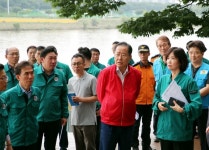 침수피해 동촌유원지 점검하는 홍준표 대구시장