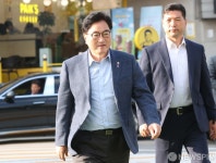 현장민원실 방문하는 우원식 국회의장