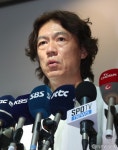 인터뷰하는 홍명보 감독