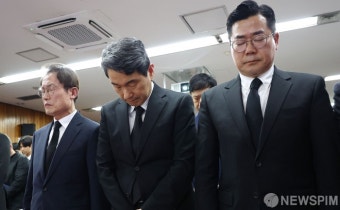 서이초 교사 순직 1주기 추모식 참석한 조희연-이주호-박찬대