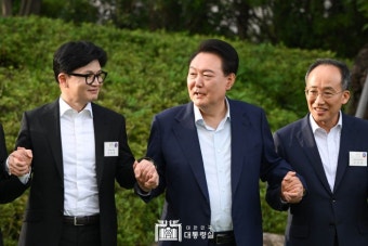 尹, 한동훈과 만찬서 러브샷...