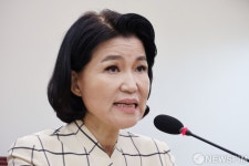 인사청문회 질의에 답하는 이진숙 방송위원장 후보자