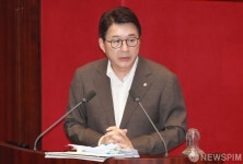 무제한 토론 나선 신동욱 국민의힘 의원