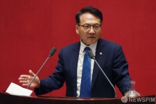 10시간 넘긴 박선원 더불어민주당 의원의 무제한 토론