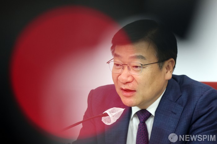 국민의힘 정책위원장 정점식, 사의 표명..당의 분열 막기 위해