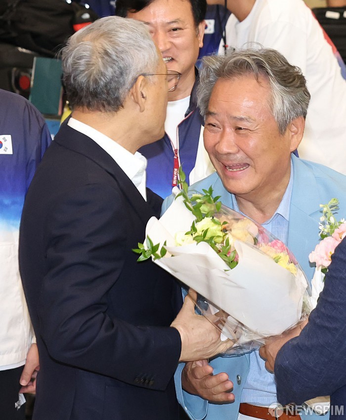 유인촌 장관, 이기흥 대한체육회장 직무 정지 가능성 언급