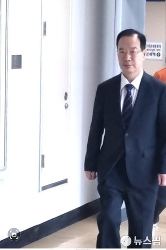 '불법 정치자금 수수' 하영제 전 의원, 징역 1년 6개월 법정 구속