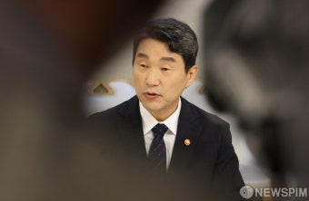 이주호, 학교장들과 딥페이크 대응 논의