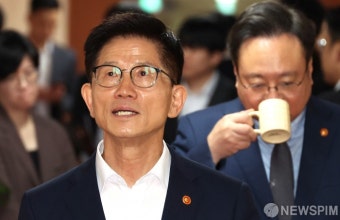 국무회의 참석한 김문수 고용노동부 장관