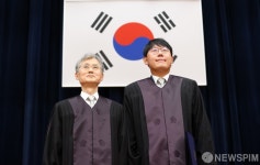 조희대 대법원장, 신임 법관과 기념촬영