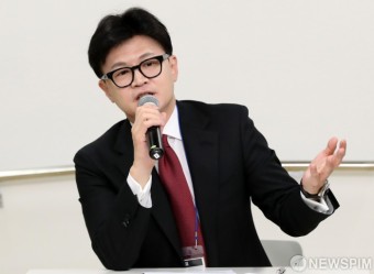 청년들 질문에 답변하는 한동훈 대표