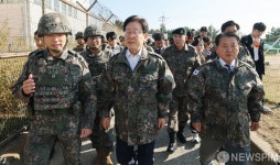 육군 제17사단 3경비단 찾은 이재명 대표