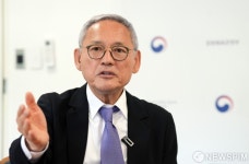 유인촌 장관 청주 문화제조창의 가치 로컬 100으로 알릴 것