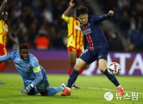 [리그1] 이강인, 1호 도움 아쉽게 놓쳐... PSG, 개막 10연승