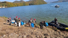 해병대 용인시 전우회 이동저수지서 환경 정화 활동 전개