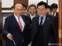 원내대표 회동 참석하는 추경호-박찬대