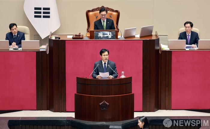 더불어민주당 신영대 의원, 뇌물 수수와 총선 경선 여론조작 혐의로 부결 처리 받아