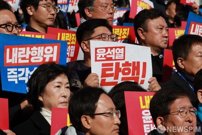 야6당, 윤석열 대통령 2차 탄핵소추안 국회 제출