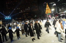 서울광장 스케이트장 개장...52일간 겨울 축제 [뉴스핌 줌인]