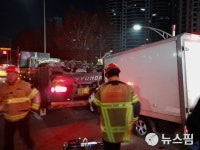 경부고속도로 죽전휴게소 부근서 화물차 간 추돌...운전자 1명 숨져