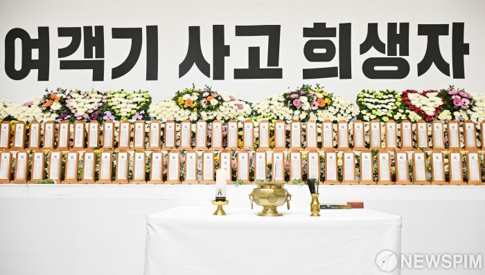 제주항공 참사, 179명 사망…세계적 애도 속 분향소 설치