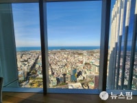 [르포] 외국인 관광객 북적...복합리조트 새 지평 연 제주 드림타워