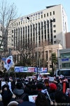 서울서부지방법원에 모인 윤석열 대통령 지지자들