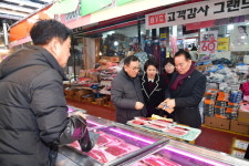 청주시의회, 복대가경시장서 설 맞이 장보기 행사