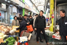 중곡제일골목시장 민생 물가 점검하는 오세훈 서울시장
