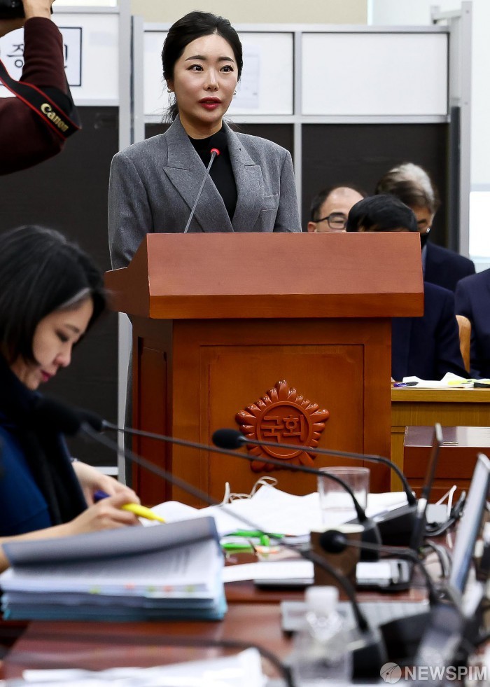 무속인 비단 아씨 이선진, 노 전 사령관 결합 관행 논의 의혹