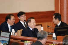 윤 대통령 탄핵심판 5차 변론 출석한 정청래 - 김이수