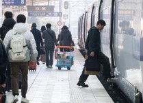 부천 소새울역서 열차 출입문 고장…퇴근길 승객 150여명 환승